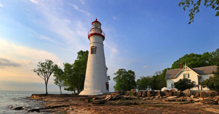 This Scenic Ohio Lighthouse Stop Comes With Lake Views Worth The Drive