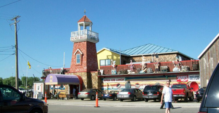 This Unassuming Ohio Eatery Is Famous For Its Legendary Seafood