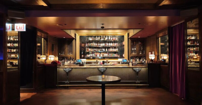 This Underground Chicago Supper Club Is Like Stepping Into a 1920s Mob Movie