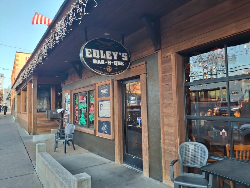 The Convenient 12 South Location With Validated Parking The Convenient 12 South Location With Validated Parking