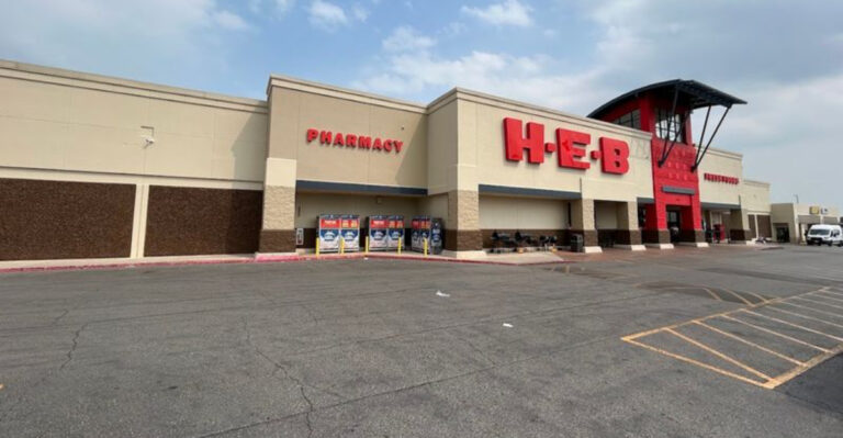 Wait Until You See the Texas H-E-B With a Bar and Five Places to Eat