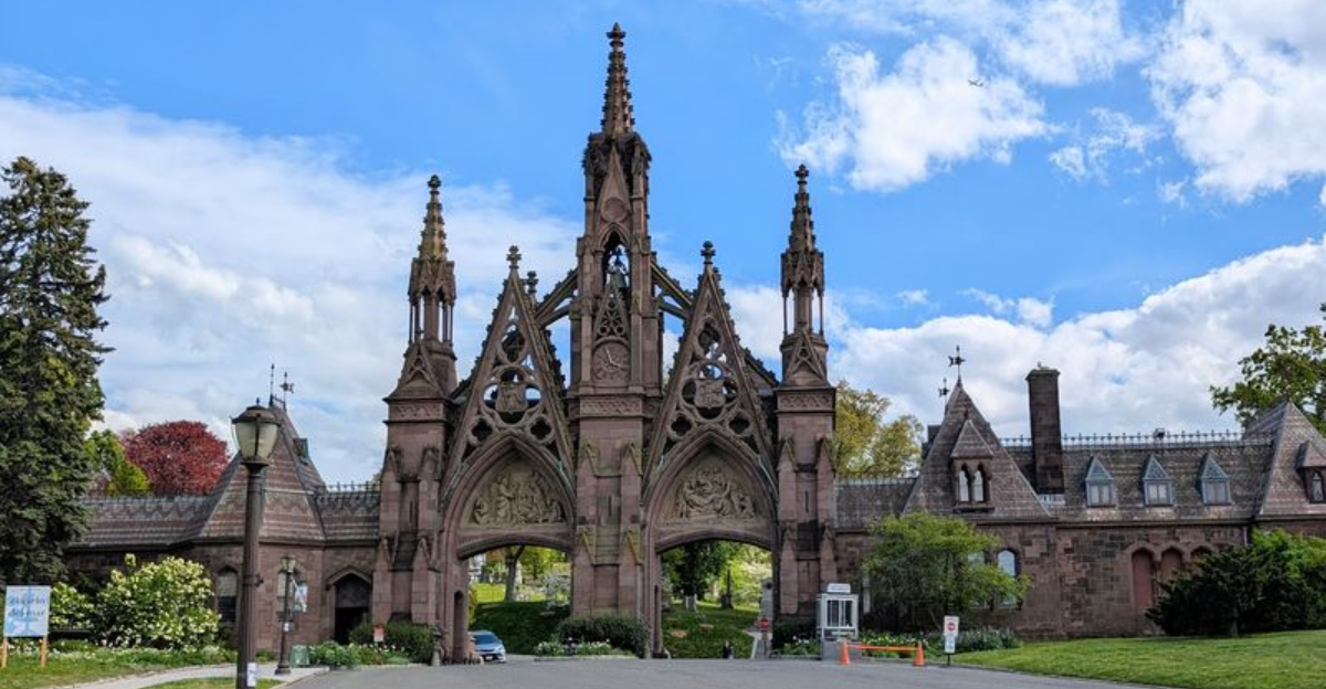 Wild Parrots, Gothic Architecture, and Extraordinary History Make This New York Cemetery One of a Kind