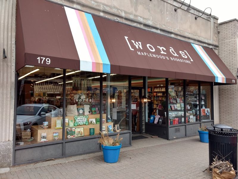 [words] Bookstore - Maplewood