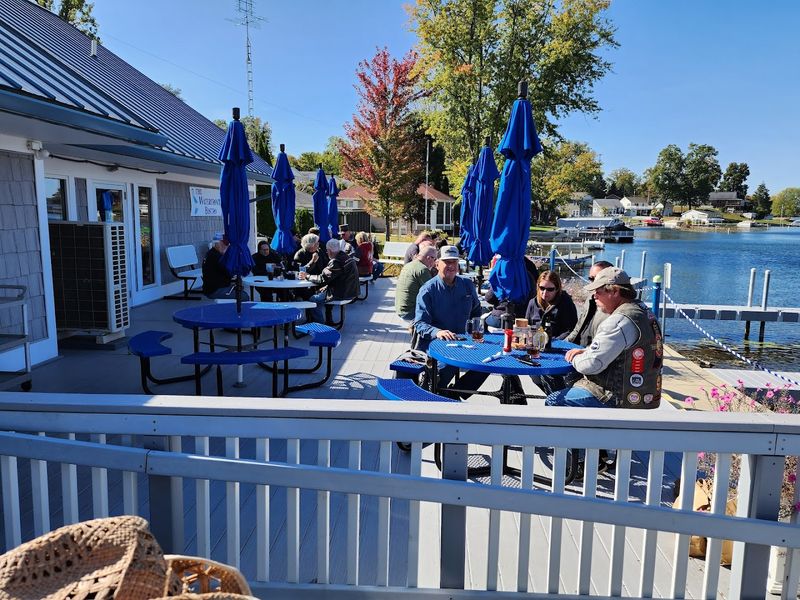The Waterfront Bistro (Fish Lake) The Waterfront Bistro (Fish Lake)
