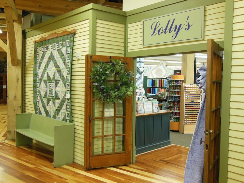 Lolly's Fabrics (Shipshewana) Lolly's Fabrics (Shipshewana)