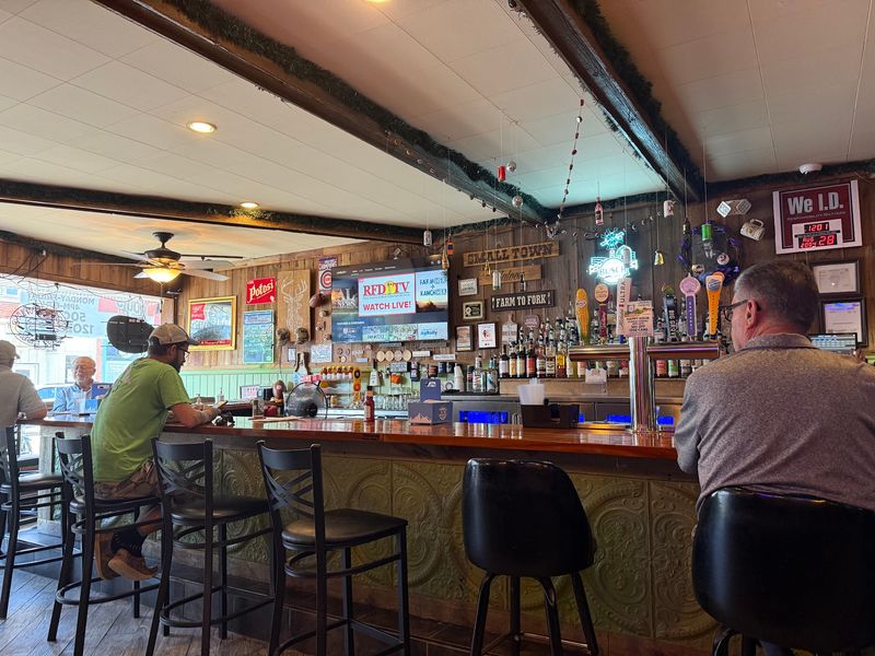 Small Town Saloon (Elizabeth) Small Town Saloon (Elizabeth)