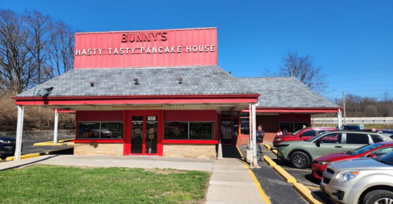 10 Generous Restaurants In Dayton, Ohio Worth Every Penny