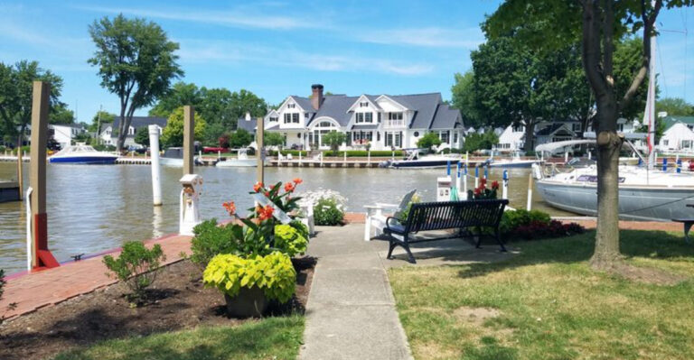 10 Gorgeous Ohio Lake Towns Retirees Call A Little Slice Of Heaven