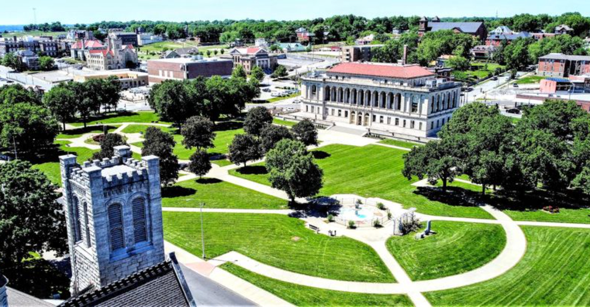 10 Missouri Towns Where Groceries, Gas, and Restaurant Meals Cost Less Than You'd Expect