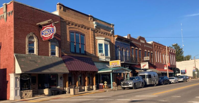 10 Underrated Ohio Small Towns With Cheap Eats And Free Sights