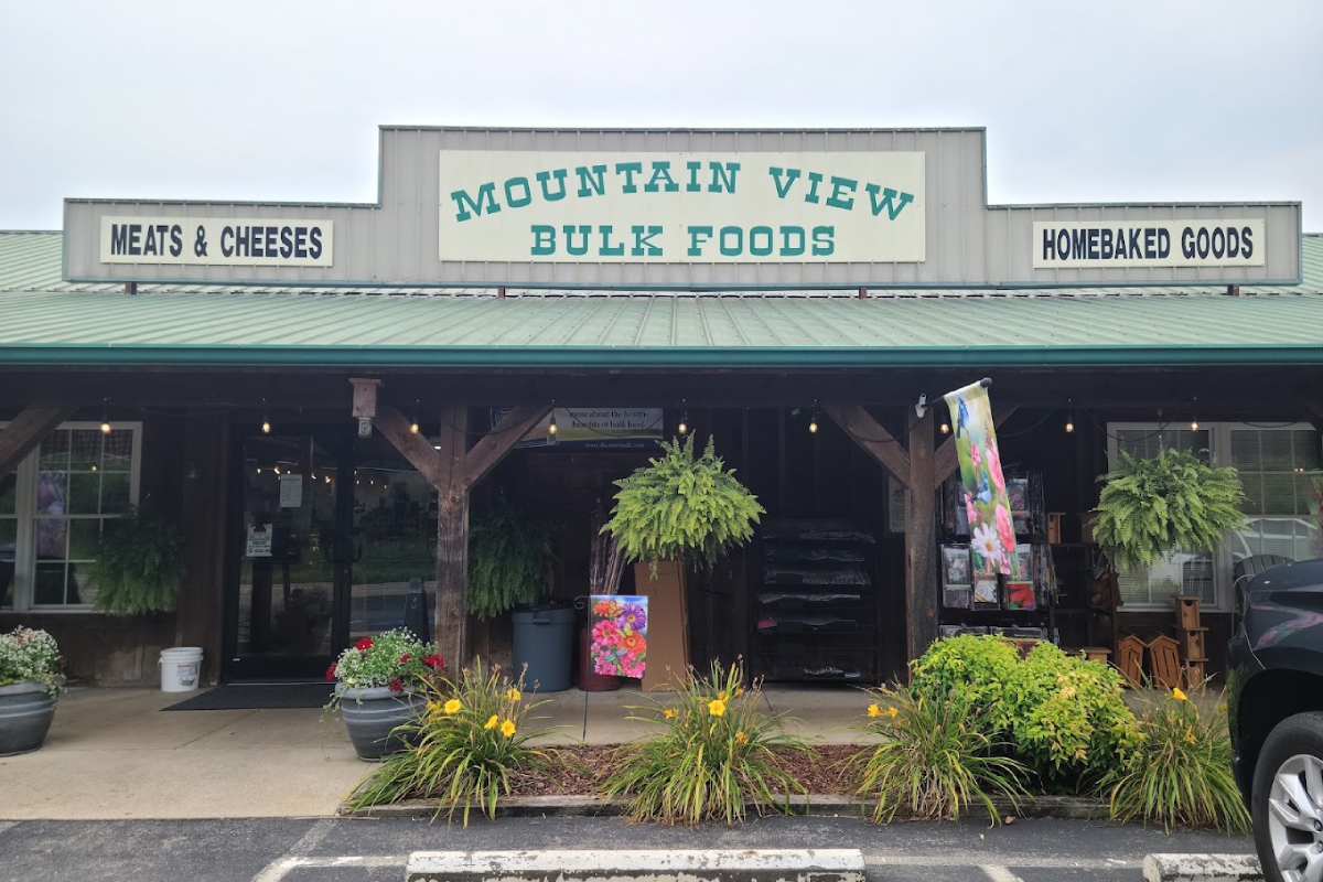 12 Charming Tennessee Country Markets Packed With Fresh Bakes and Local Goods