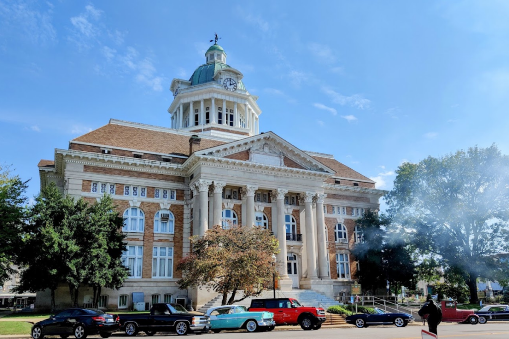 12 Charming Tennessee Towns Perfect for a Budget-Friendly Weekend Getaway
