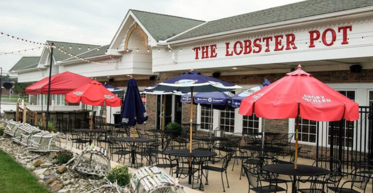 12 Ohio Seafood Restaurants Locals Secretly Wish You’d Never Find