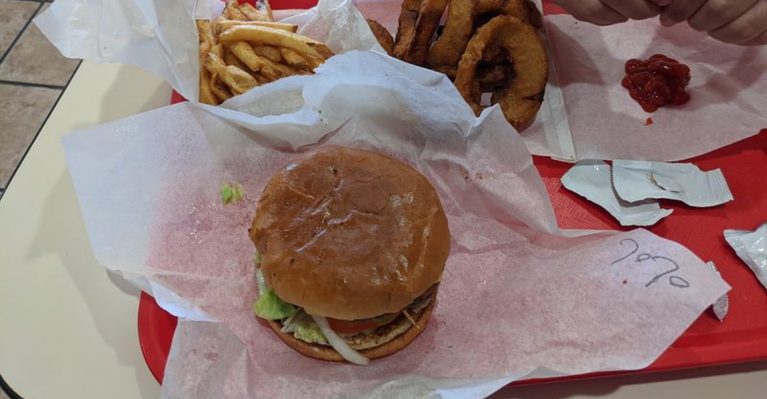 13 Beloved Mom-and-Pop Burger Joints in Texas That Never Disappoint