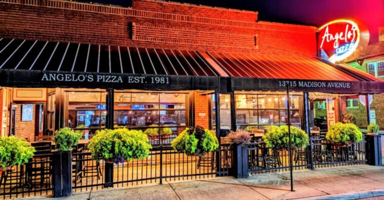 14 Ohio Pizza Spots That Rely On Word Of Mouth And Stay Busy Anyway