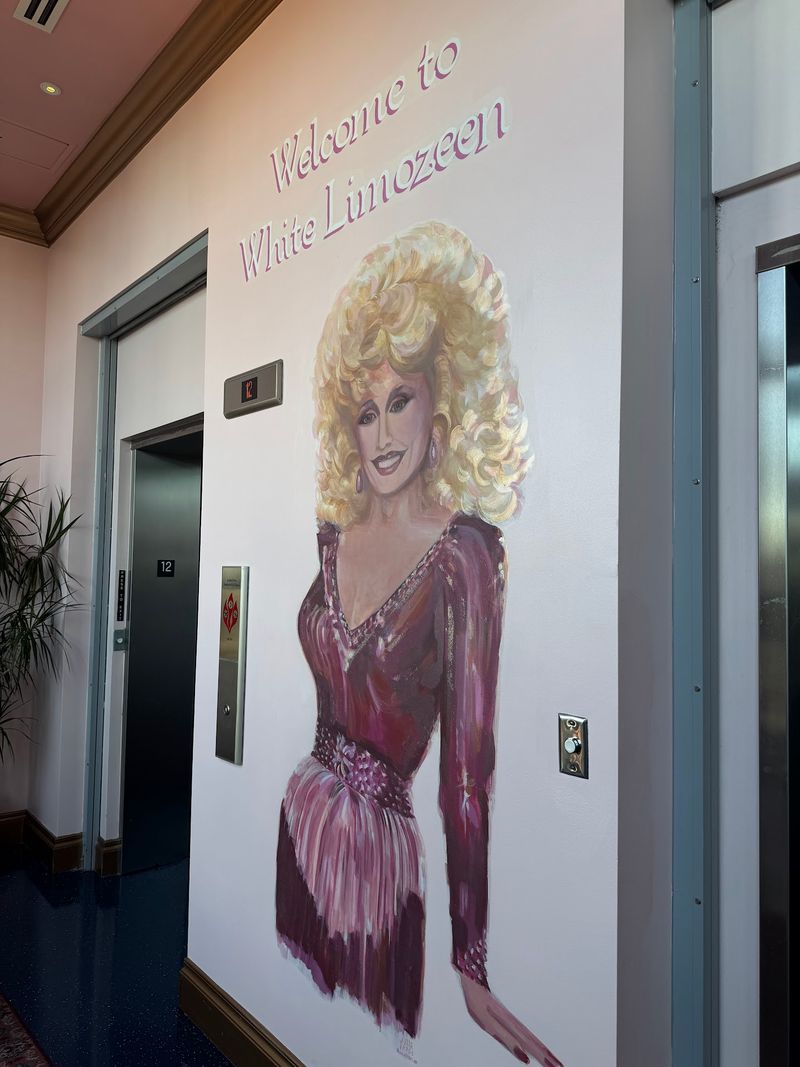 Brunch Service That Brings Morning Glamour