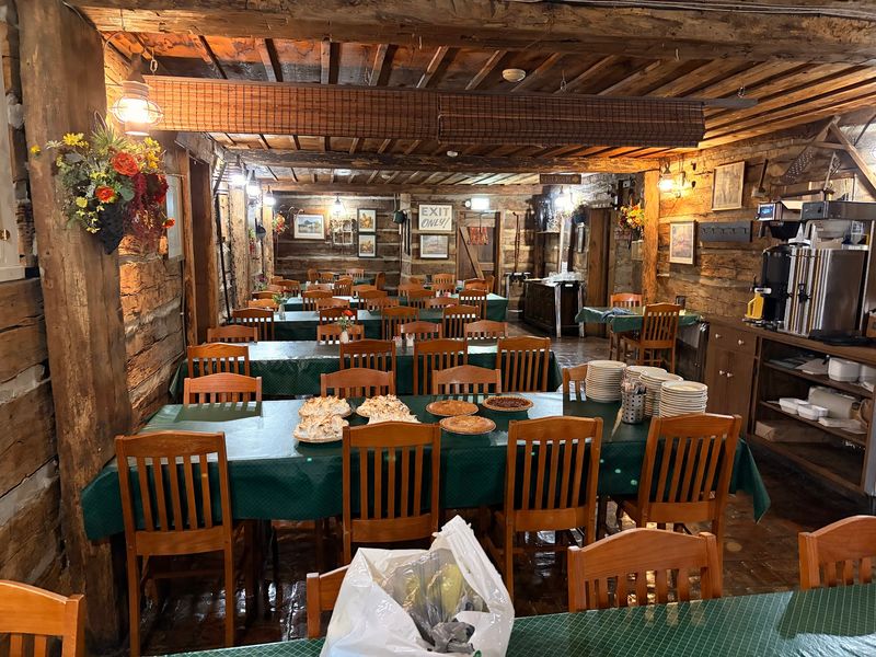 The Log Inn (Haubstadt) The Log Inn (Haubstadt)