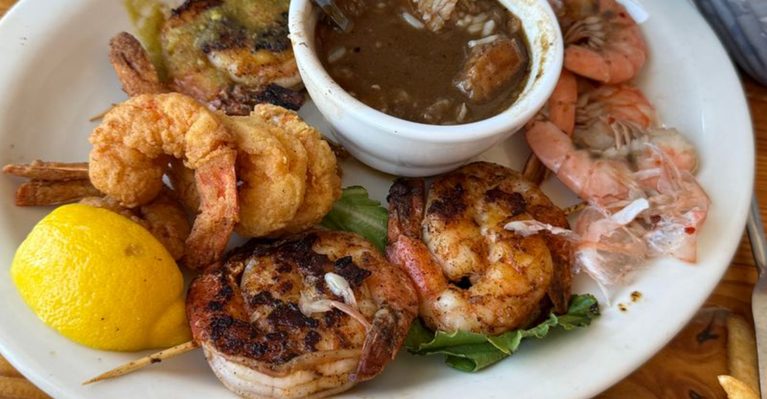 7 Small-Town Texas Seafood Shacks Locals Have Loved For Generations