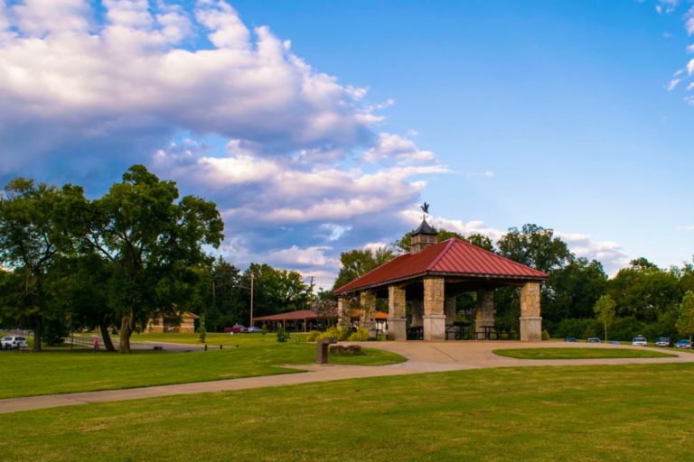 8 Charming Tennessee Towns Bursting With Southern Heritage and Old-World Charm