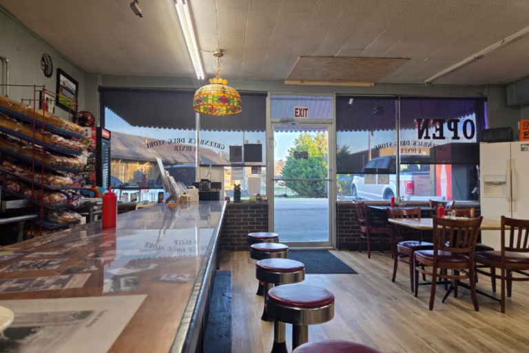 8 Hole-in-the-Wall Tennessee Diners Hiding in the Middle of Nowhere