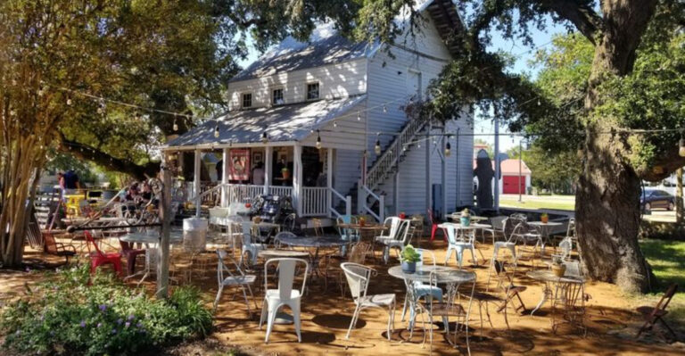 8 Charming Texas Towns That’ll Make You Want to Slow Down and Stay Awhile