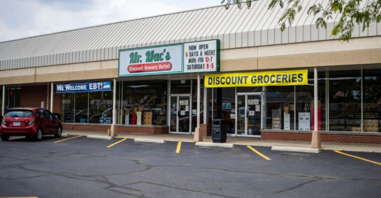 8 Massive Ohio Discount Grocery Stores That Help Families Stretch Their Budgets