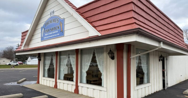 8 Old-School Ohio Seafood Spots That Still Do Things The Traditional Way