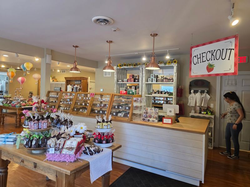 Friendly Counter Service Shapes the Experience Friendly Counter Service Shapes the Experience