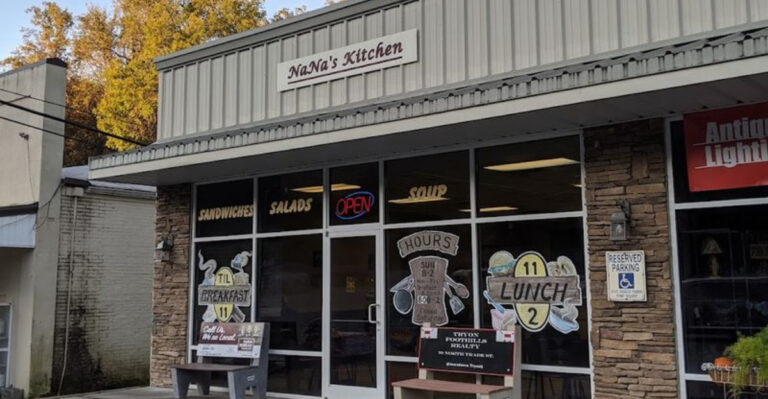 9 Hole-In-The-Wall Ohio Soul Food Spots Locals Swear Taste Just Like Home