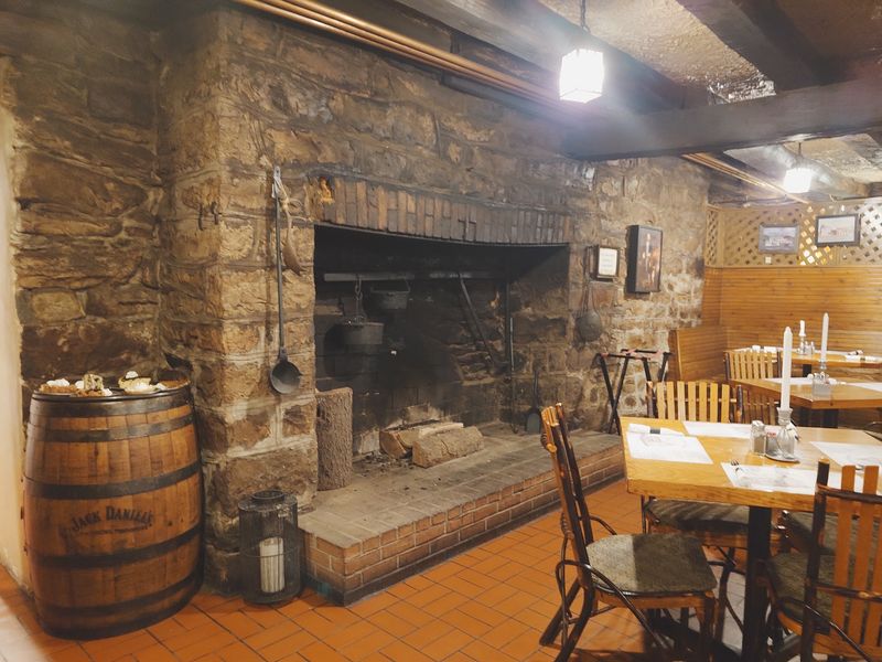 A 1760s Tavern That Still Feels Alive A 1760s Tavern That Still Feels Alive