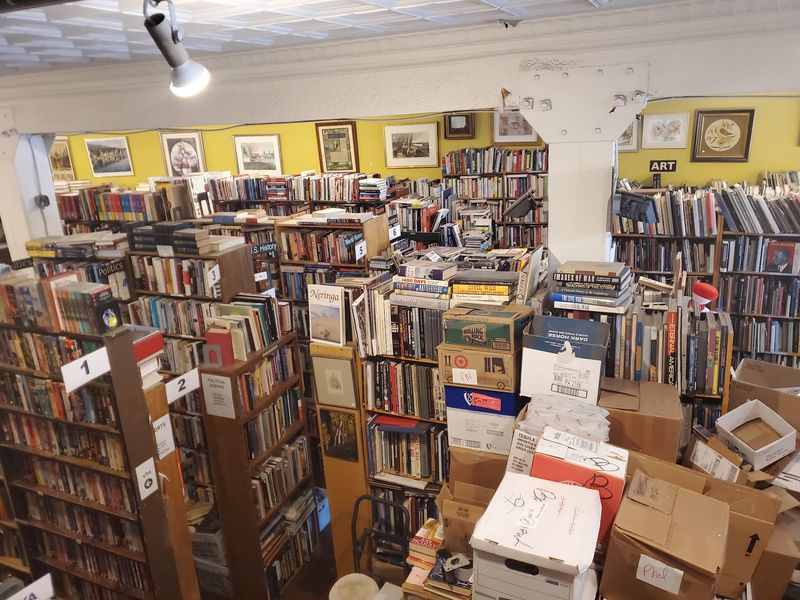 A 5,000-Square-Foot Space That Feels Like a Maze