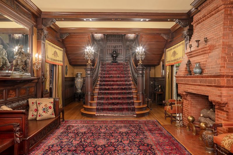 A Ballroom Built for Glamorous Gatherings
