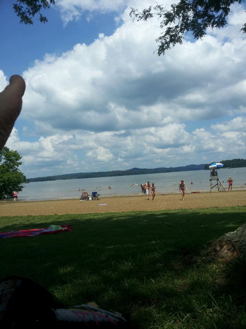 A Beach Day That Keeps Things Easy A Beach Day That Keeps Things Easy