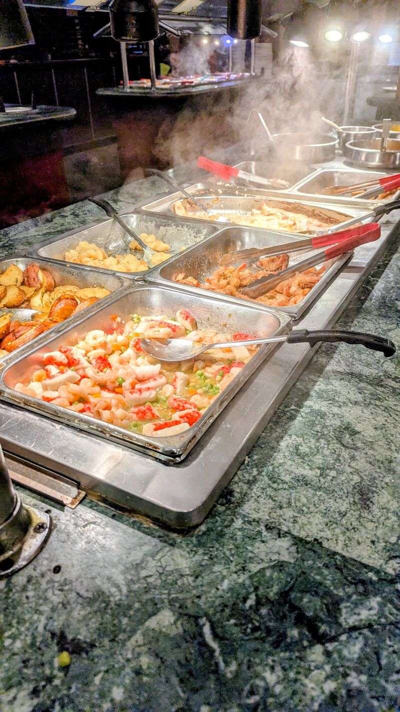 A Buffet Line That Feels Bigger Than Expected A Buffet Line That Feels Bigger Than Expected