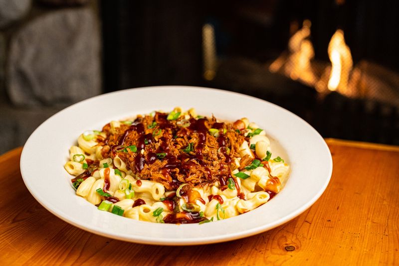 A Buffet Mindset Built Around Hearty Comfort Food