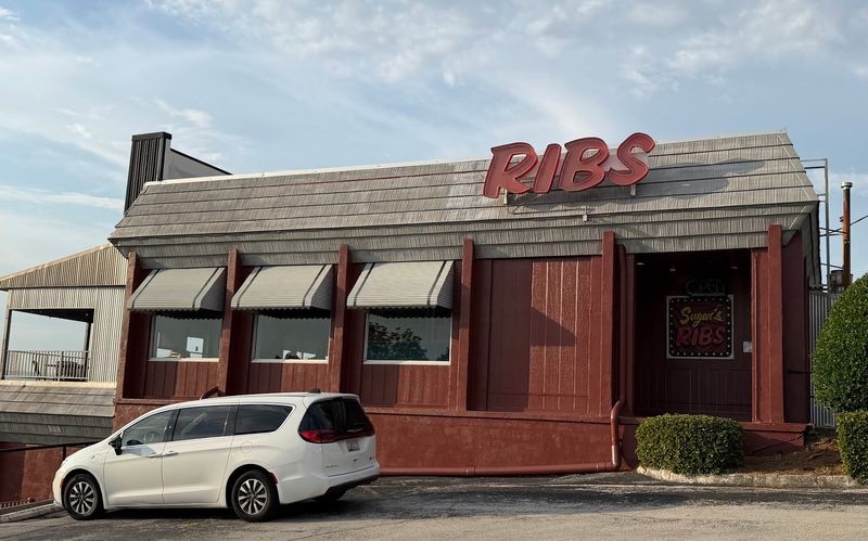 A Chattanooga BBQ Spot That's Built a Loyal Following