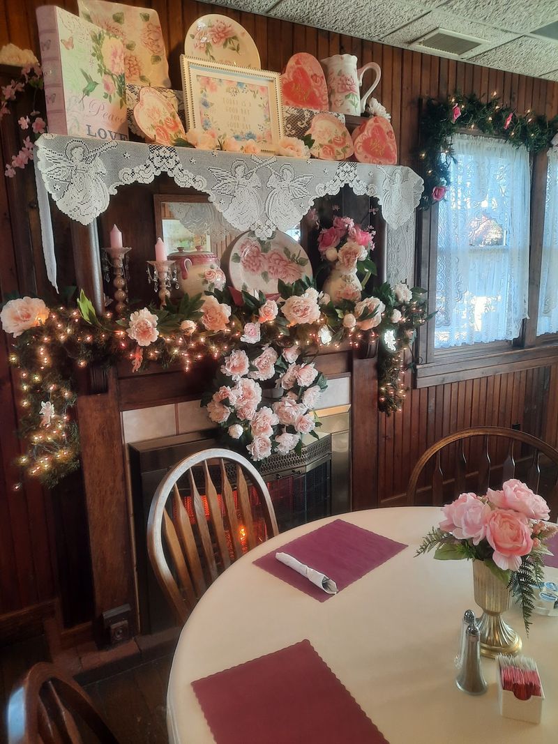 A Cozy Dining Room That Feels Like Home