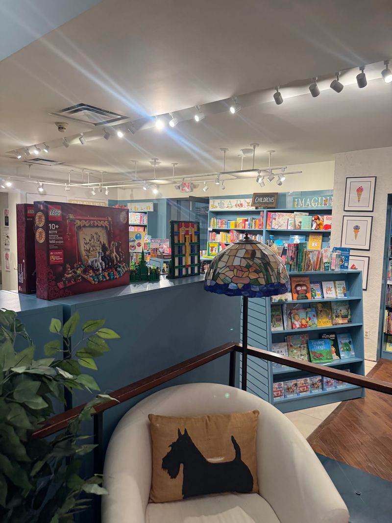 A Cozy Stop For Reading, Browsing, And Coming Back A Cozy Stop For Reading, Browsing, And Coming Back