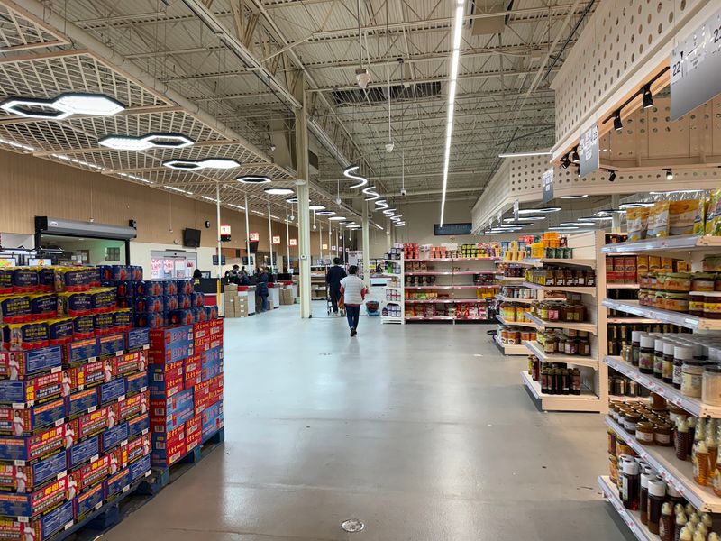 A Giant Grocery Trip With Room to Wander A Giant Grocery Trip With Room to Wander