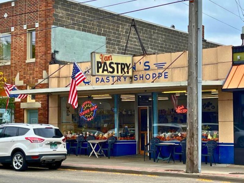 A Grand Rapids, Michigan bakery that still plays it straight