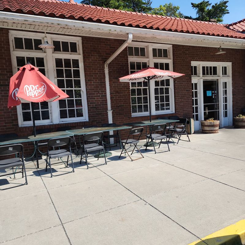 A Handy Stop Near Downtown Excelsior Springs