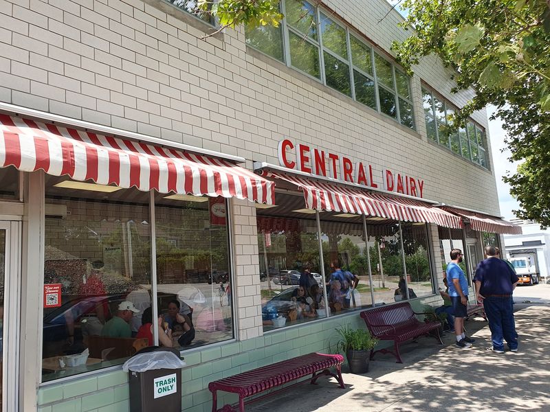 A Handy Stop Near Downtown With Parking Tips