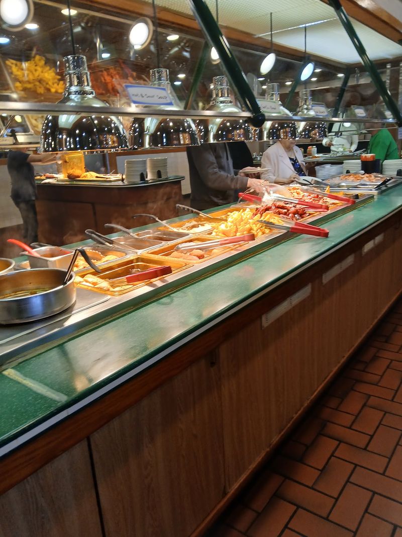 A Hibachi Stop Adds Motion to the Old-School Routine