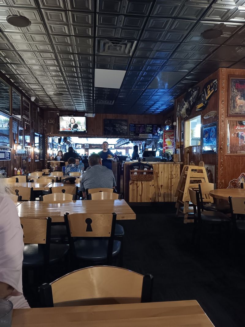 A Michigan Stop That Mixes Locals, Vacationers, and Regulars A Michigan Stop That Mixes Locals, Vacationers, and Regulars