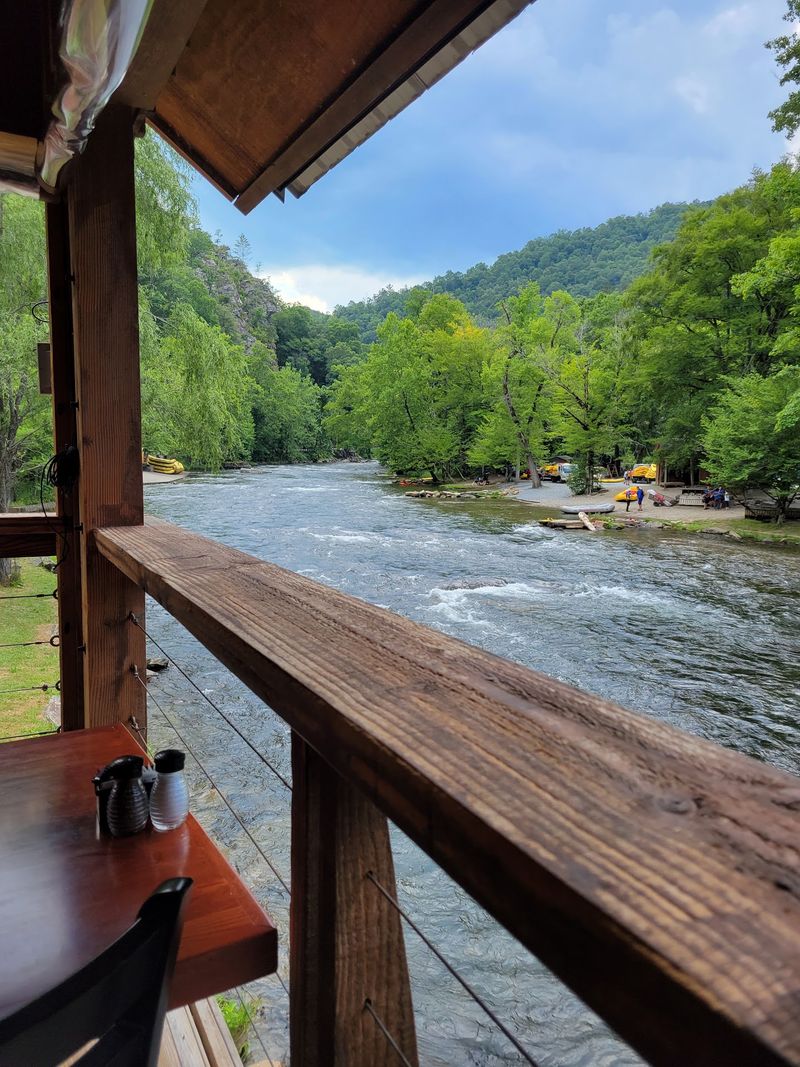 A Riverside Table That Feels Like Part Of The Meal A Riverside Table That Feels Like Part Of The Meal