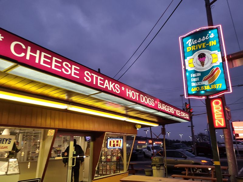 A Roadside Stop With Real Old-School Character