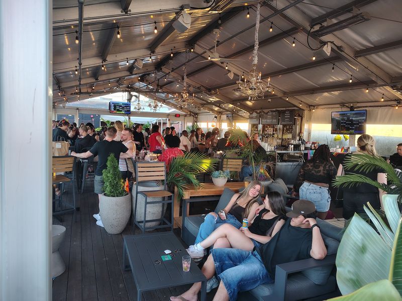 A Rooftop Bar Worth Remembering A Rooftop Bar Worth Remembering