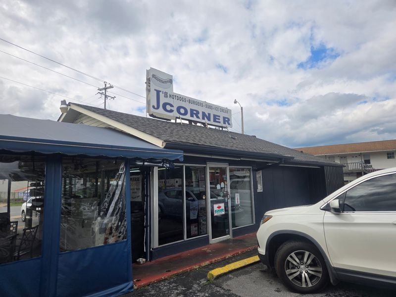 A Small-Town Tennessee Diner That Keeps Things Simple
