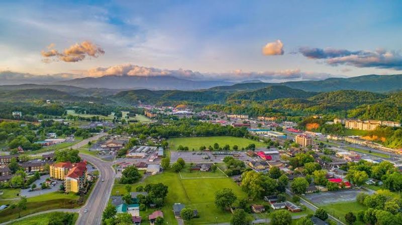 A Smoky Mountain Setting That's Hard to Beat