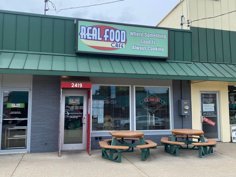 A Street-Corner Diner That Gets Right To The Point A Street-Corner Diner That Gets Right To The Point